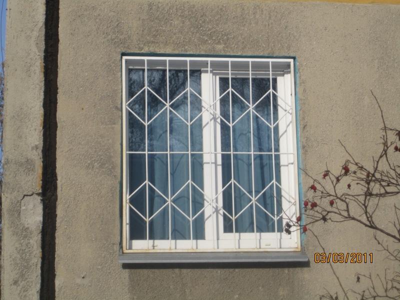 Изготовление металлических решеток на окна цена