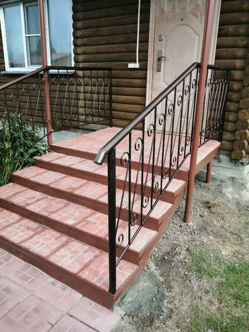 Железное крыльцо для деревянного дома Железное крыльцо для деревянного дома